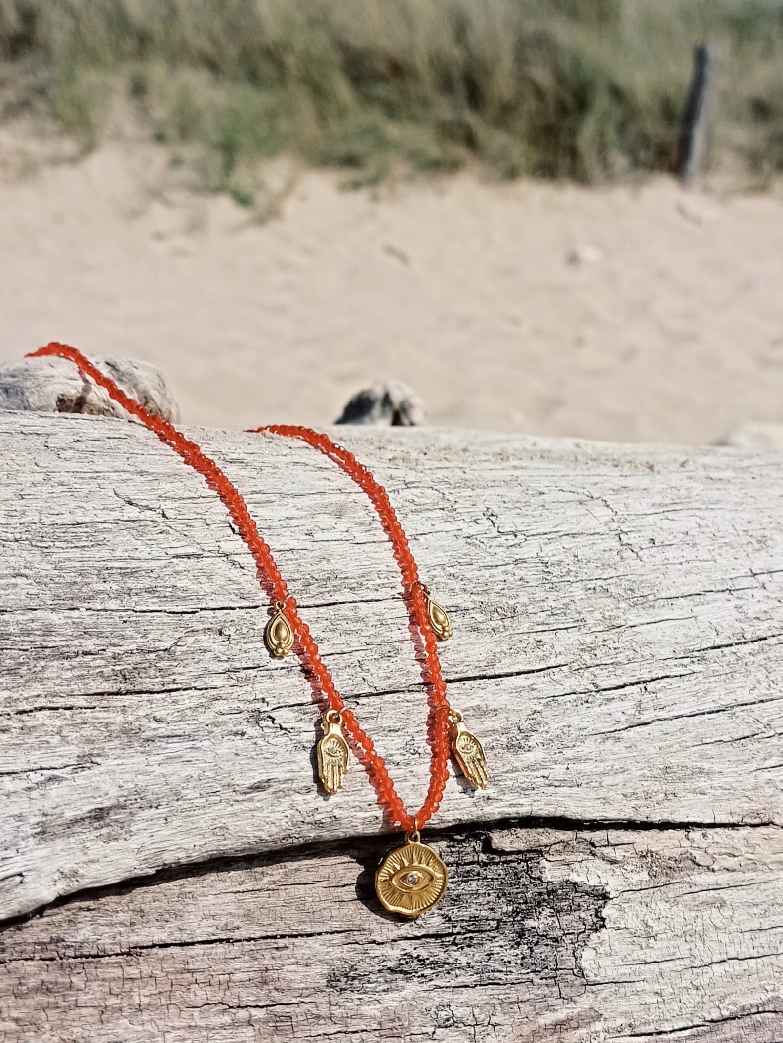 Collier Laura