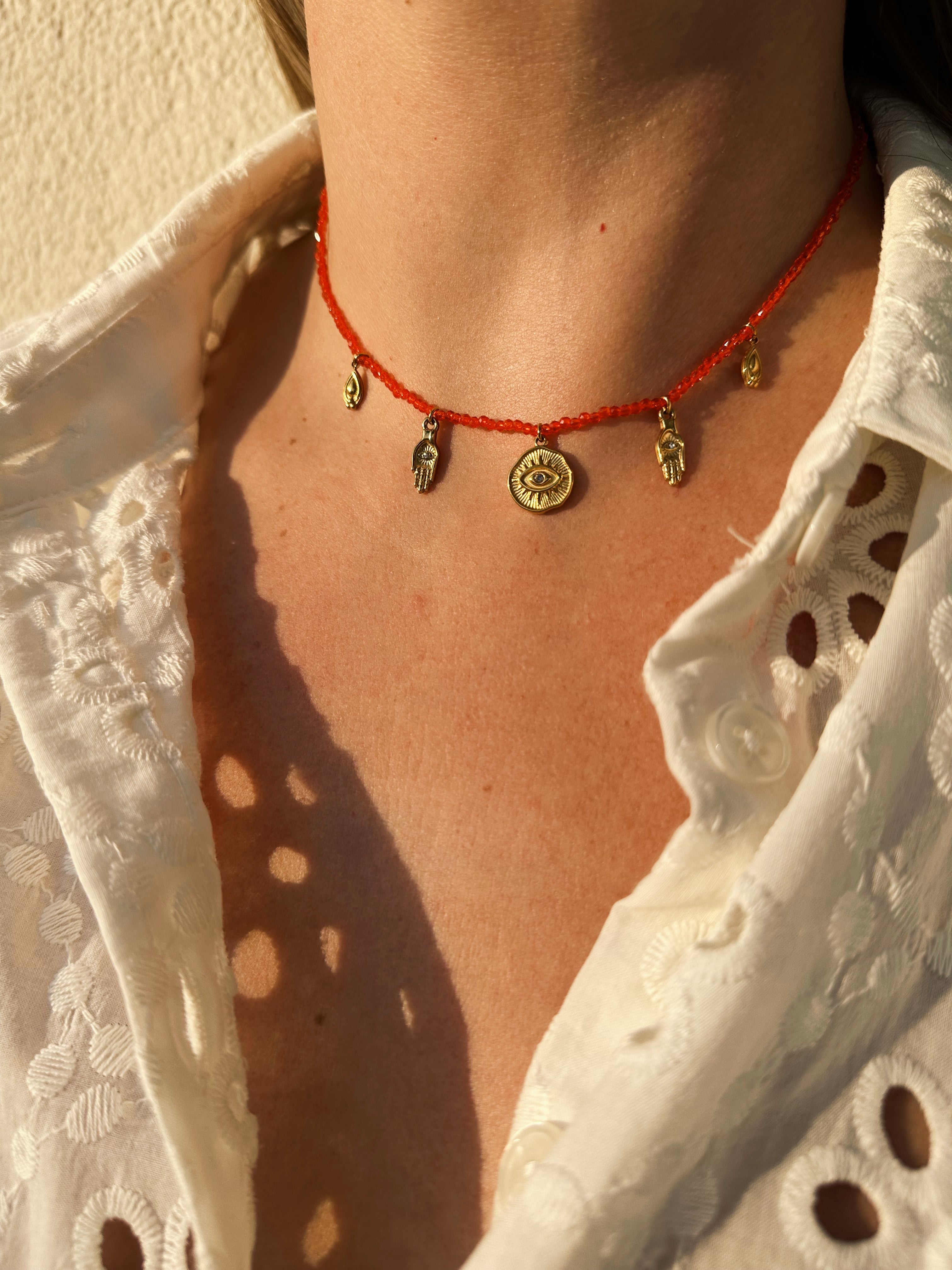 Collier Laura